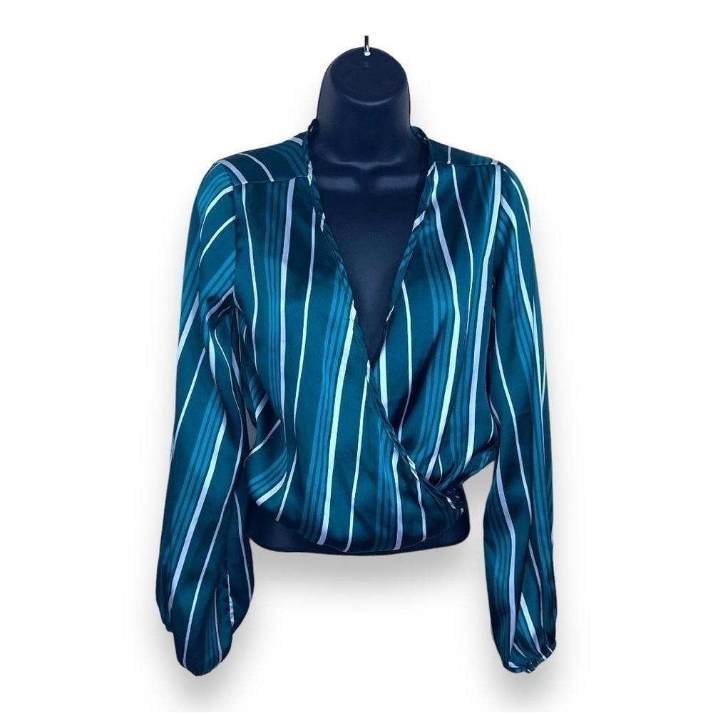 XS RUE21 GREEN STRIPED SATIN BLOUSE LONG SLEEVE GLAM SOFT